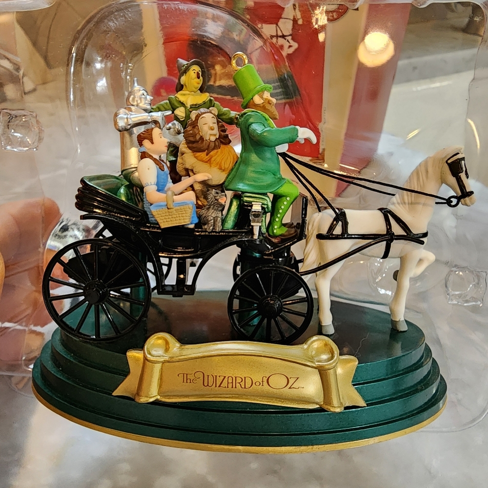 Horse Of A Different Color Hallmark Christmas Wizard of Oz ornament